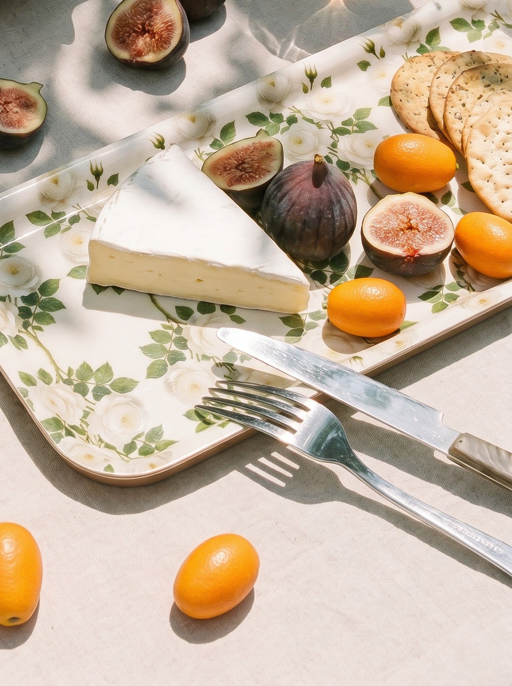 The Anatomy of an English Garden Tablescape