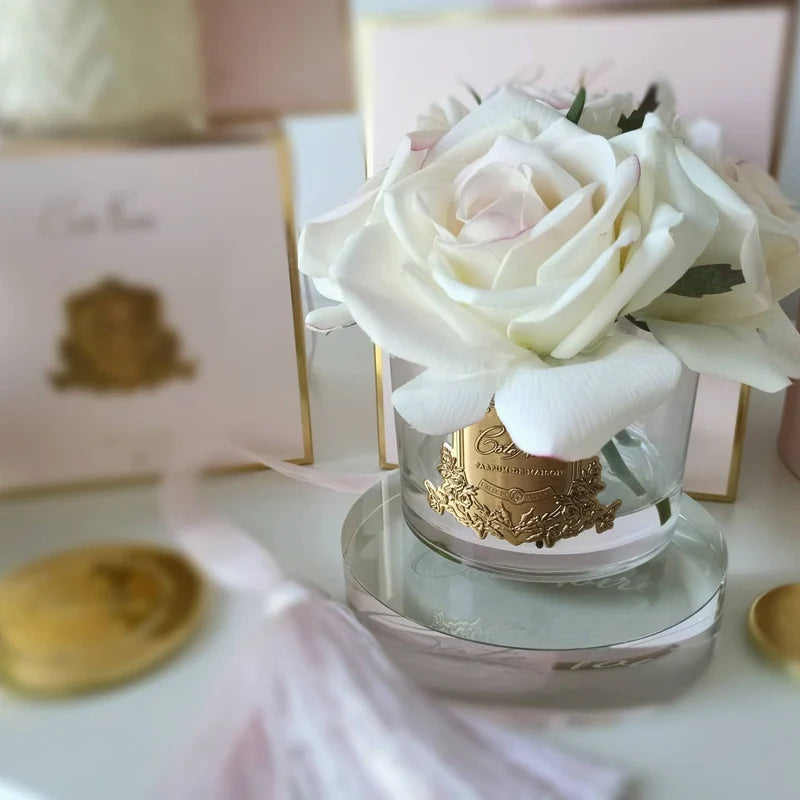 Limited Edition: Five Pink Blush Natural Perfumed Roses with Clear Vase | Côte Noire