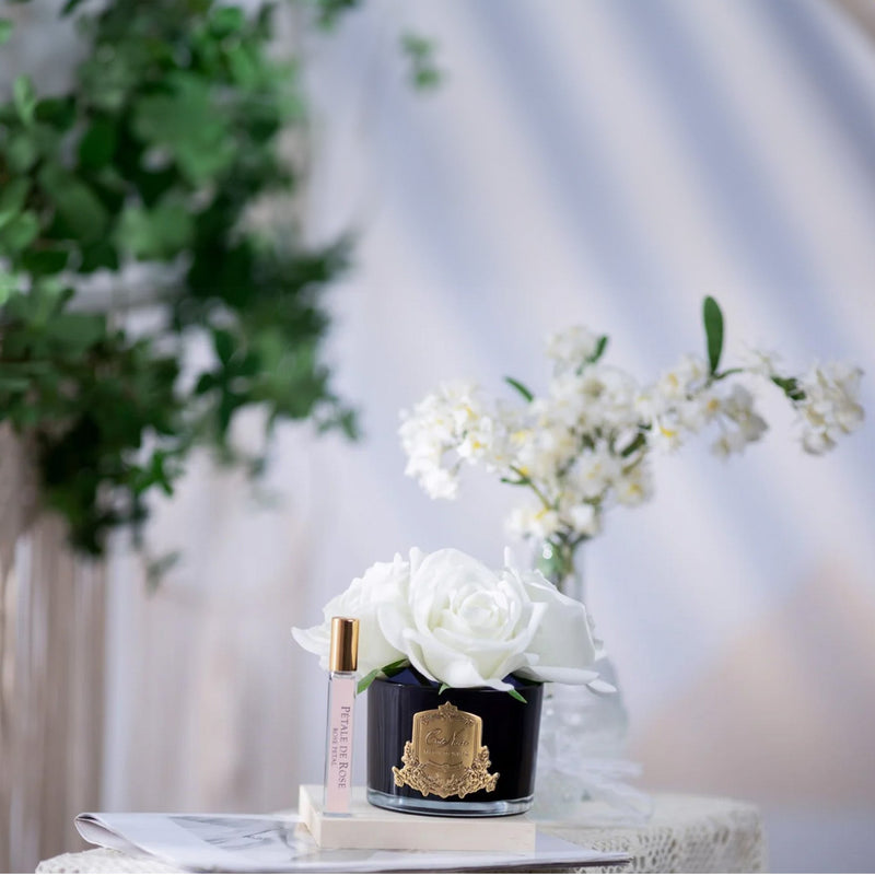 Five Ivory White Natural Perfumed Roses with Black Vase | Côte Noire