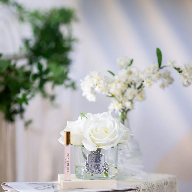 Five Ivory White Natural Perfumed Roses with Clear Vase | Côte Noire